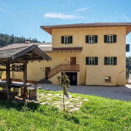 Hof Im Thal Zirbe Apartment *