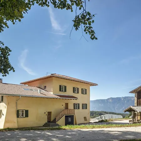 Hof Im Thal Zirbe Apartment *